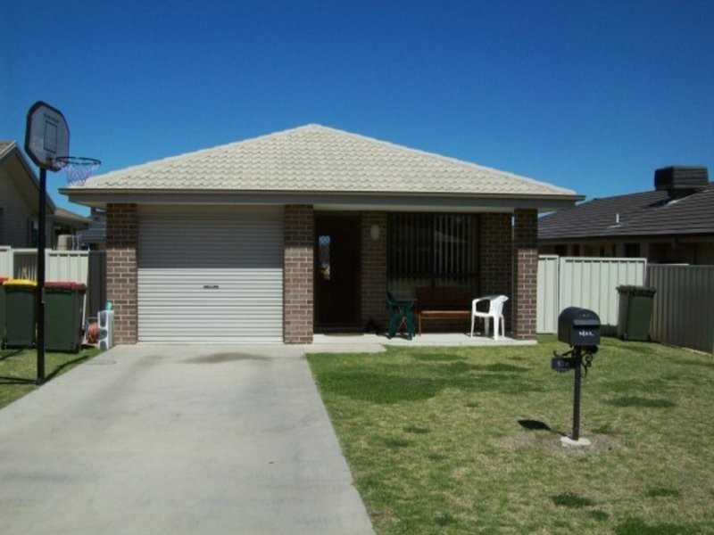 13-13A Orley Drive, Tamworth NSW 2340