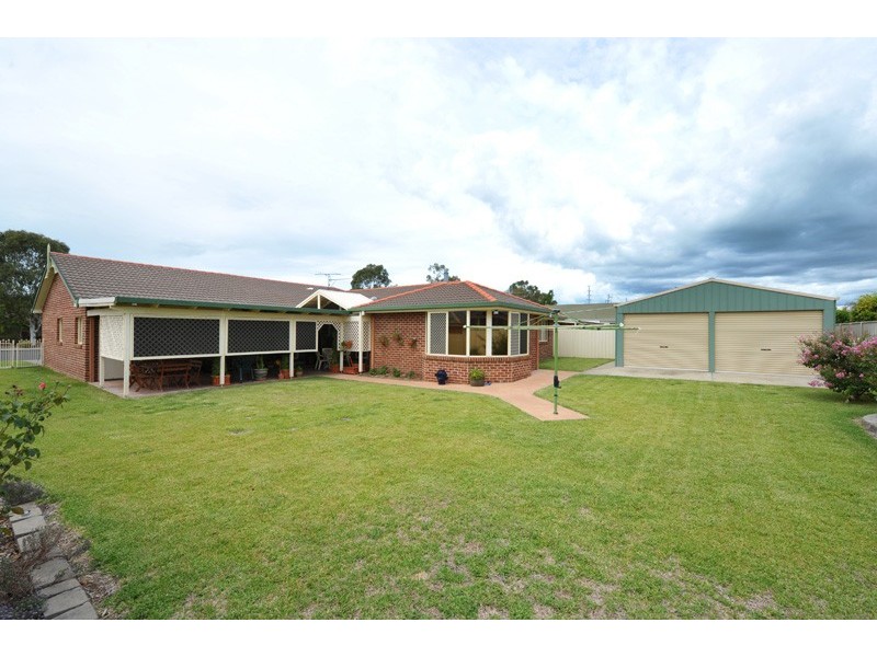 63 Greg Norman Drive, Tamworth NSW 2340