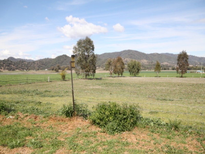 30 Back Limbri Road, Kootingal NSW 2352