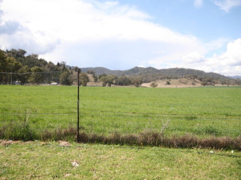 30 Back Limbri Road, Kootingal NSW 2352