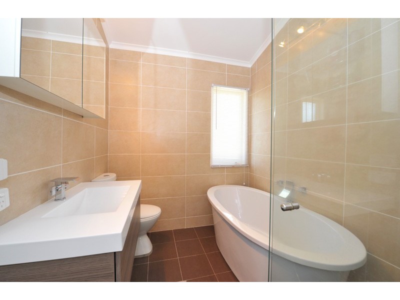 1 Bushland Ave, Tamworth NSW 2340