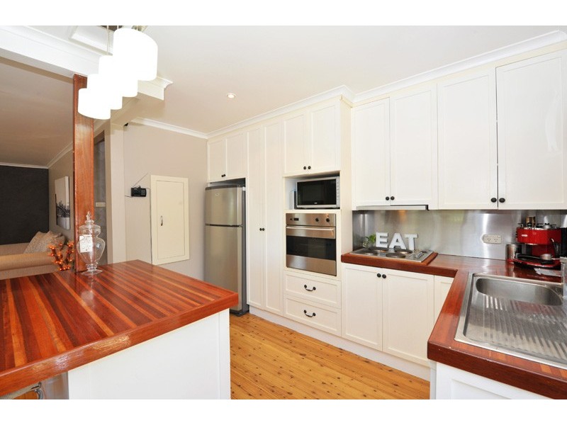 1 Bushland Ave, Tamworth NSW 2340