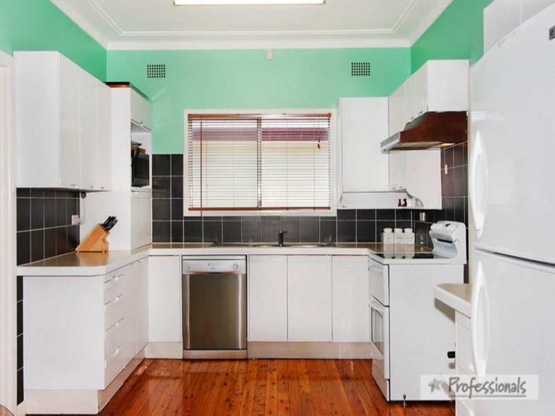 9 Churchill Street, Tamworth NSW 2340