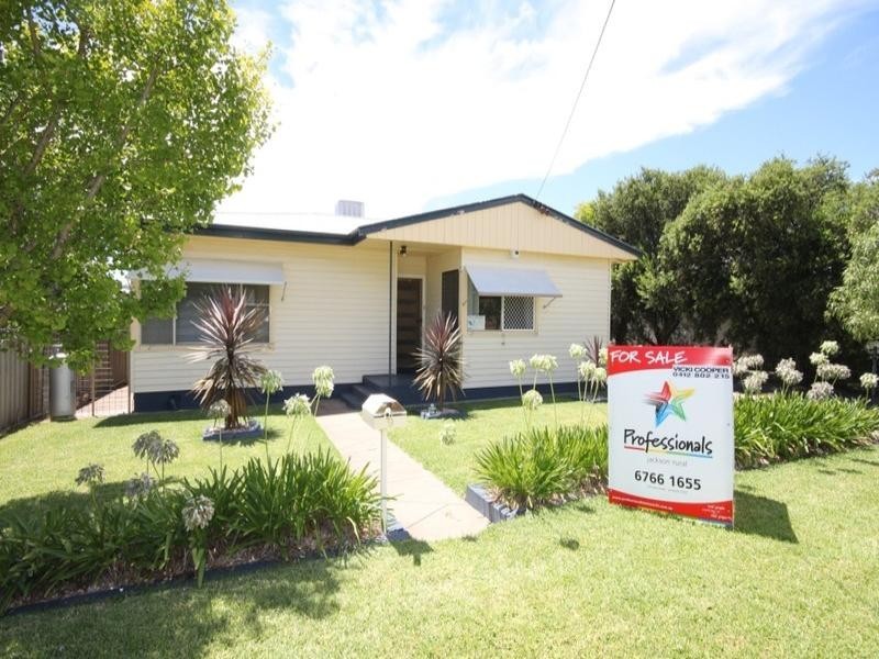 9 Churchill Street, Tamworth NSW 2340