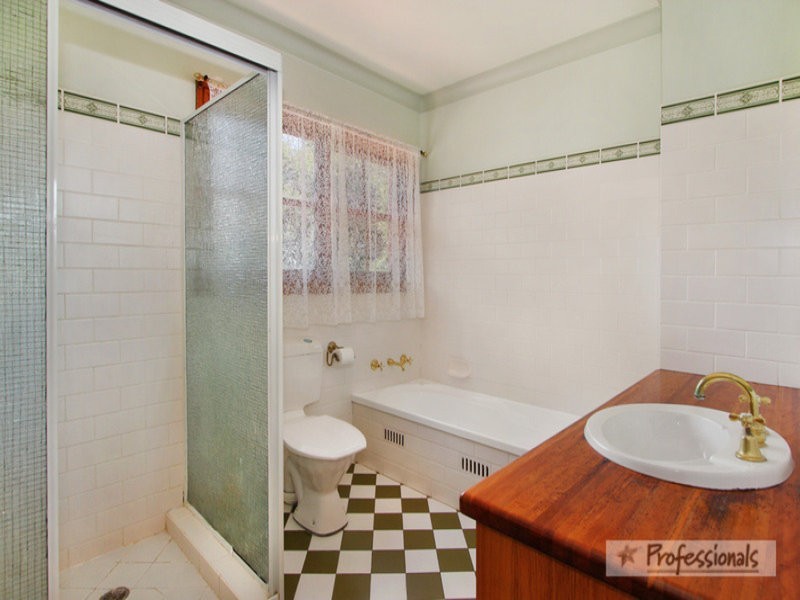 33 Roderick Street, Tamworth NSW 2340