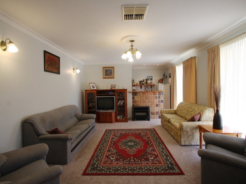 32 Woodstock Street, Tamworth NSW 2340