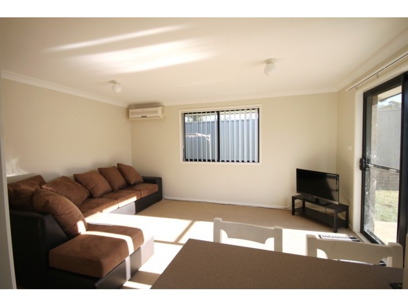 2/12 Wren Close, Tamworth NSW 2340