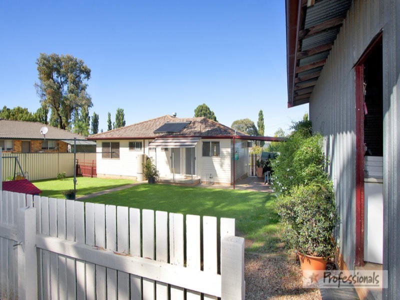 16 Gladys  Street, Tamworth NSW 2340