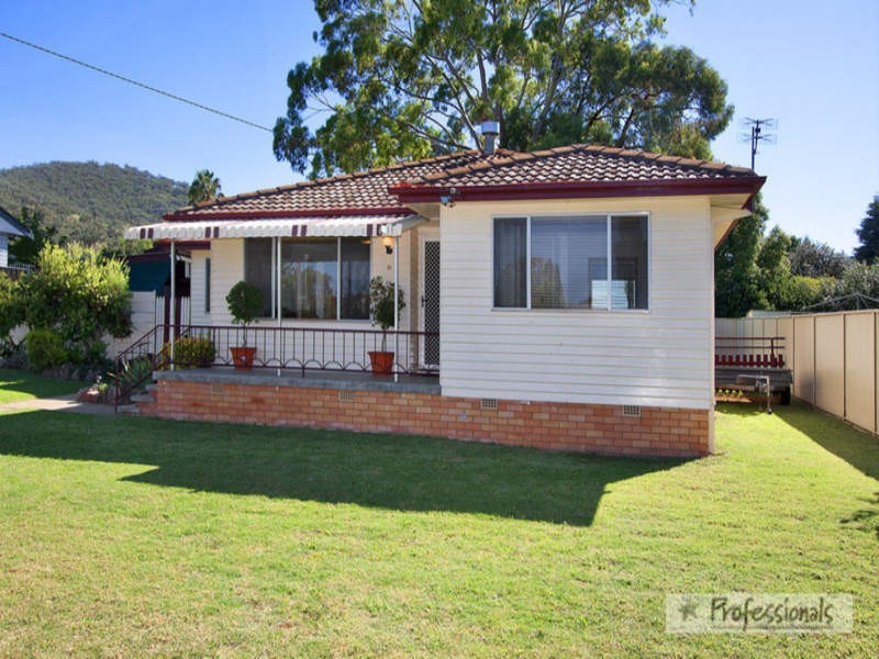 16 Gladys  Street, Tamworth NSW 2340