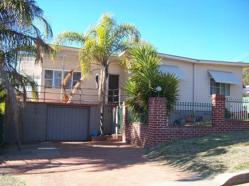 12 Paul Street., Tamworth NSW 2340