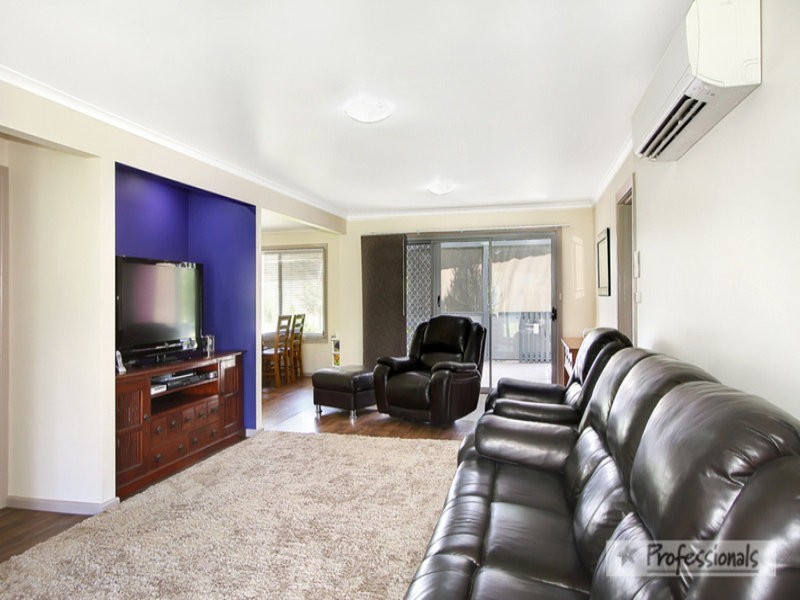 1 Damar Avenue, Kootingal NSW 2352