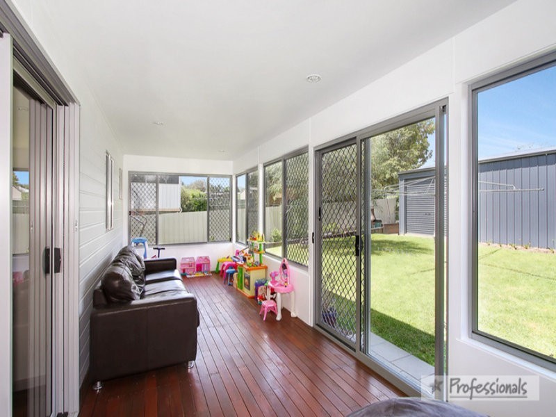 1 Damar Avenue, Kootingal NSW 2352