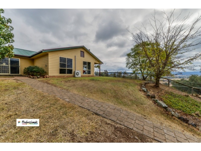76 Woodside Chase, Kootingal NSW 2352