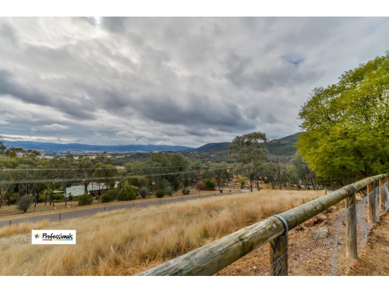 76 Woodside Chase, Kootingal NSW 2352
