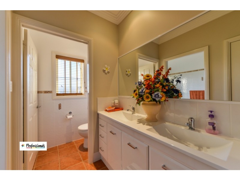 60 Browns Lane, Tamworth NSW 2340