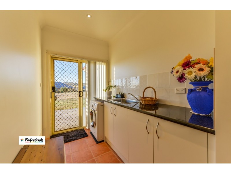 60 Browns Lane, Tamworth NSW 2340