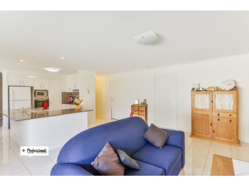 6 Baker Close, Tamworth NSW 2340