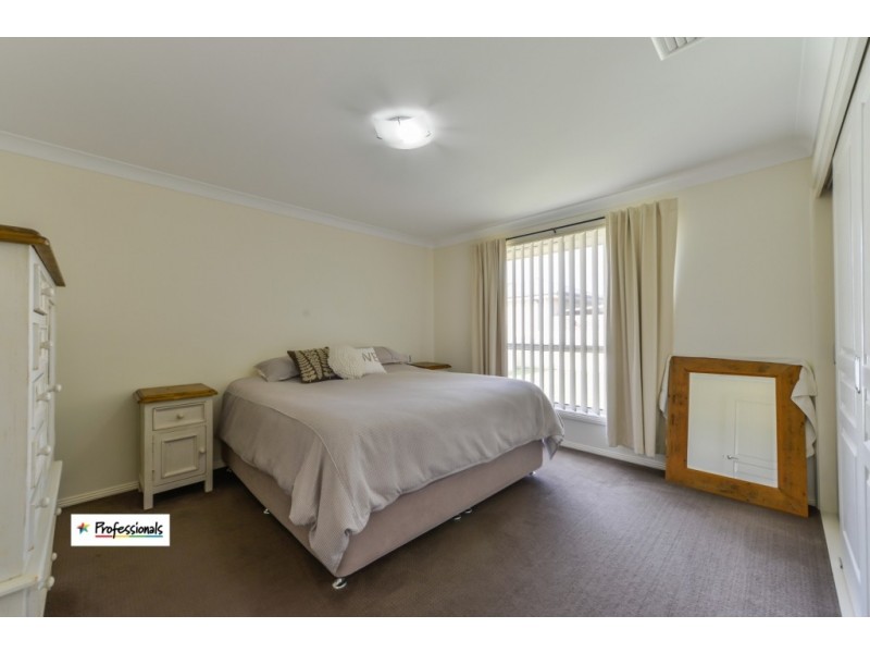6 Baker Close, Tamworth NSW 2340
