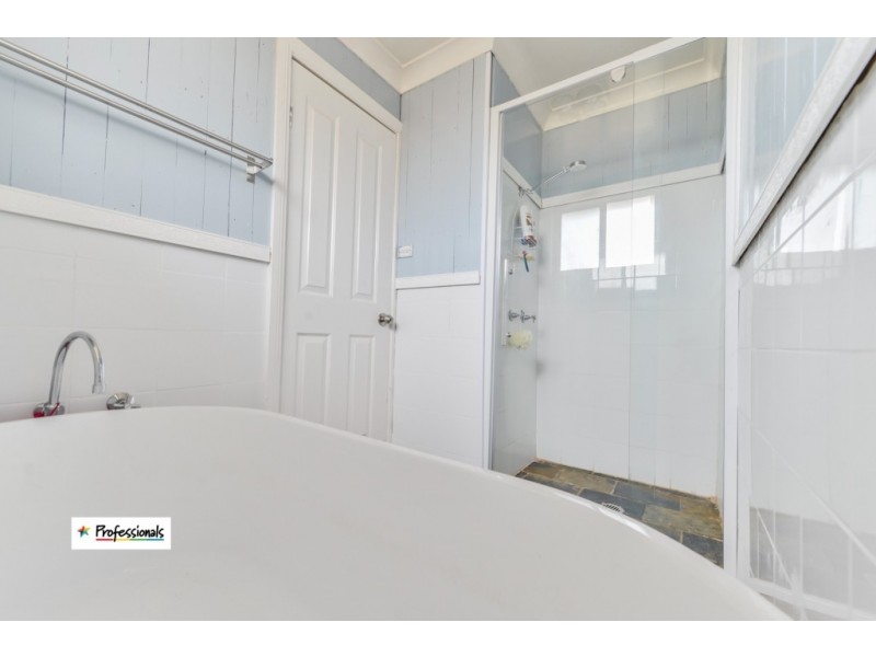 76 Woodside Chase, Kootingal NSW 2352