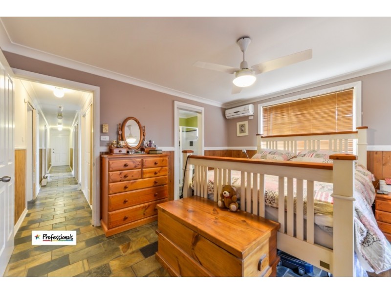 76 Woodside Chase, Kootingal NSW 2352