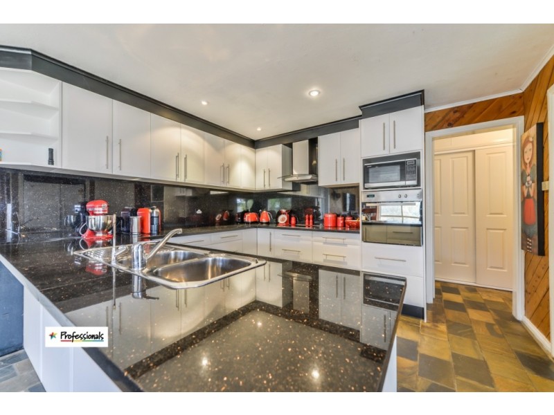 76 Woodside Chase, Kootingal NSW 2352