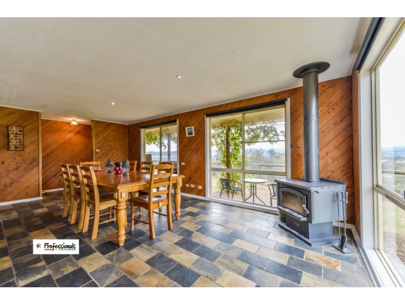 76 Woodside Chase, Kootingal NSW 2352