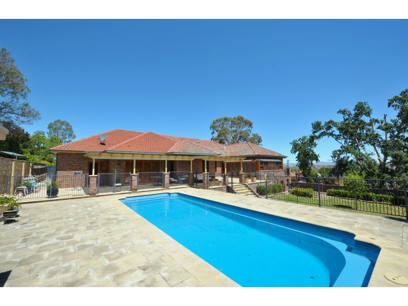98 Upper Street, East Tamworth NSW 2340