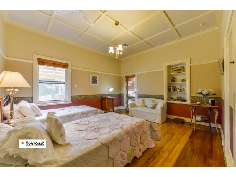 98 Upper Street, East Tamworth NSW 2340