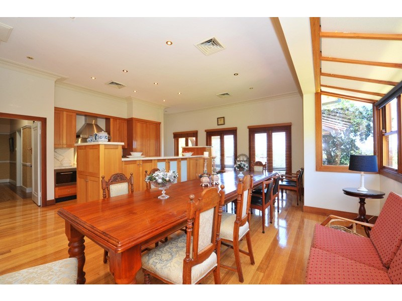 98 Upper Street, East Tamworth NSW 2340