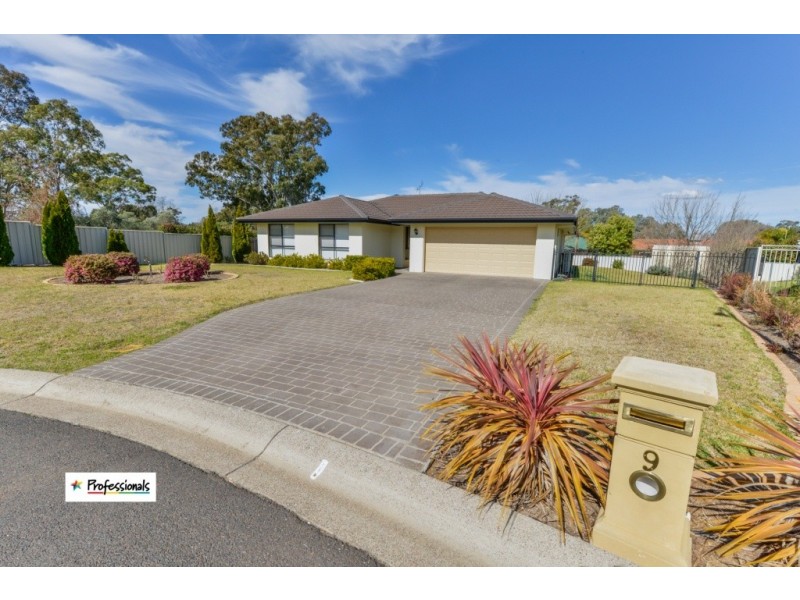 9 Clancy Court, Tamworth NSW 2340