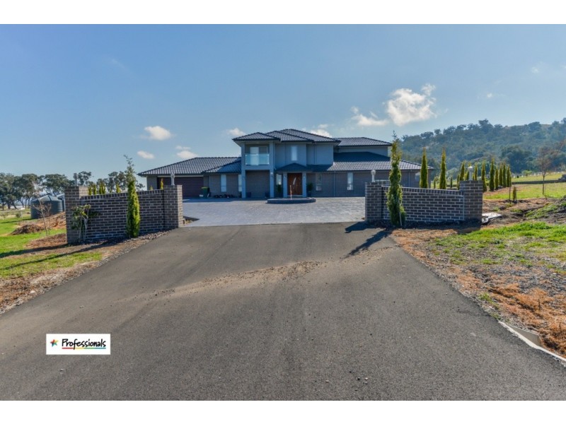 33 Flagstaff Road, Tamworth NSW 2340