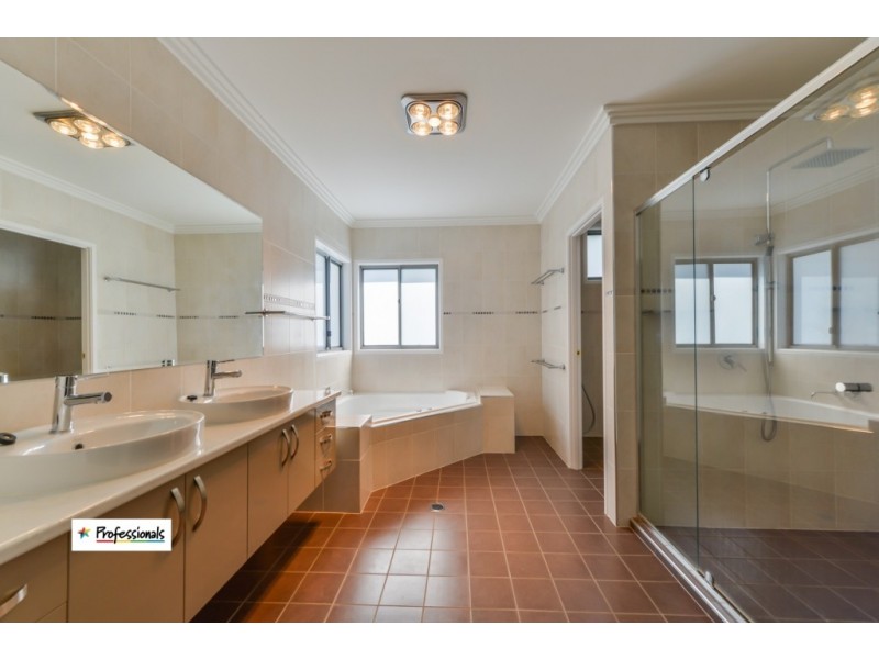 33 Flagstaff Road, Tamworth NSW 2340