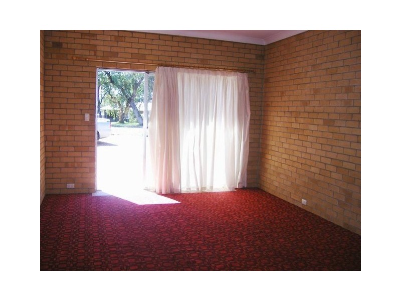 2/58 Denman Ave, Kootingal NSW 2352