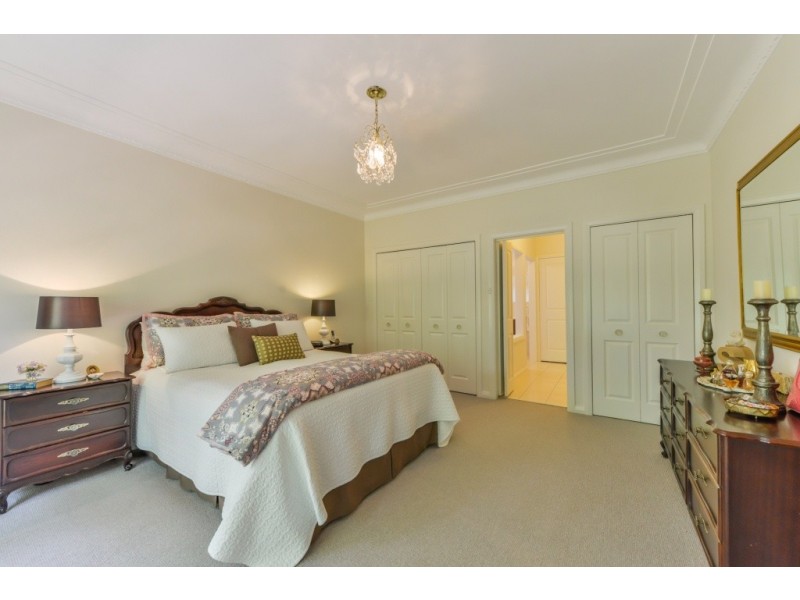 18 Golf Street, Tamworth NSW 2340