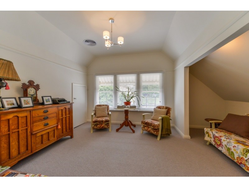 18 Golf Street, Tamworth NSW 2340