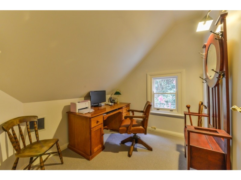 18 Golf Street, Tamworth NSW 2340