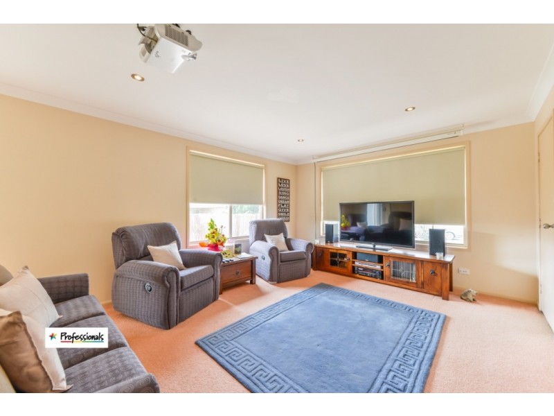 4 Giles Place, Tamworth NSW 2340