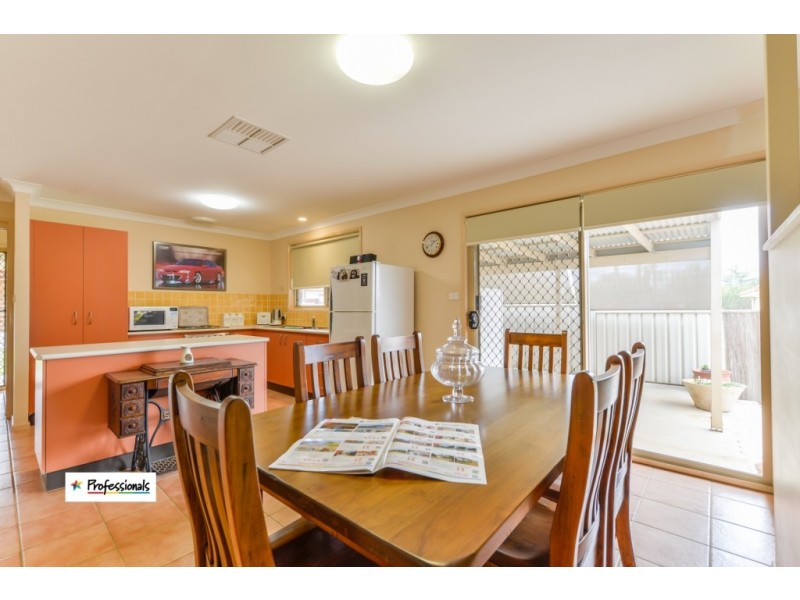 4 Giles Place, Tamworth NSW 2340