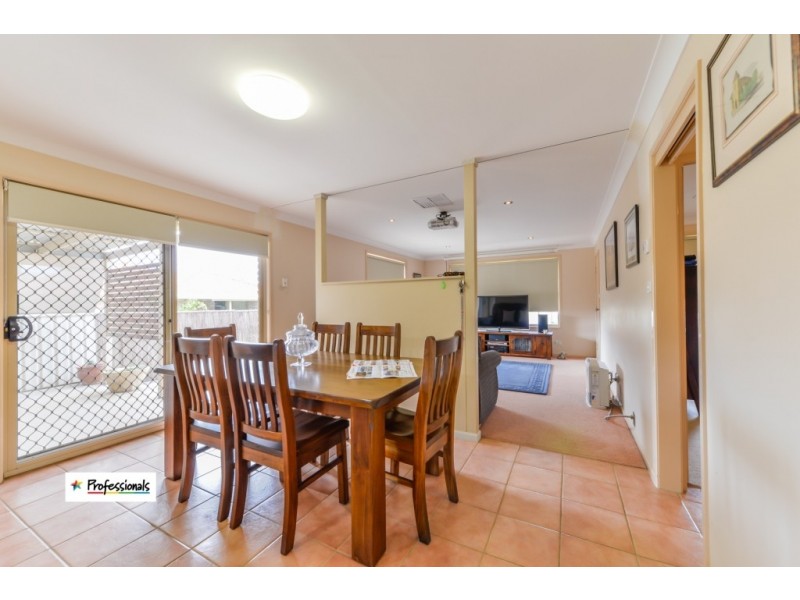 4 Giles Place, Tamworth NSW 2340