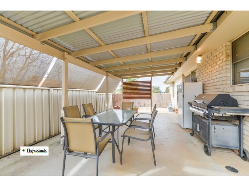 4 Giles Place, Tamworth NSW 2340