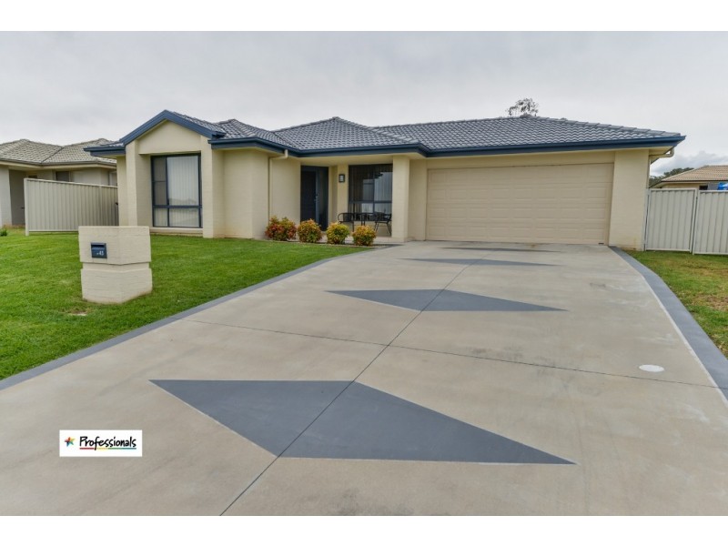 45 Fisher Road, Tamworth NSW 2340