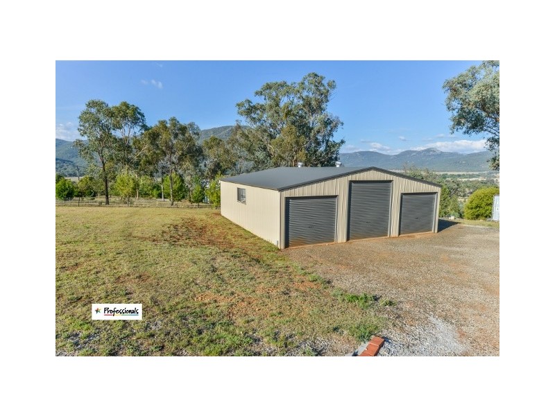 202 Catherine Way, Tamworth NSW 2340