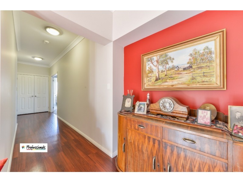 202 Catherine Way, Tamworth NSW 2340