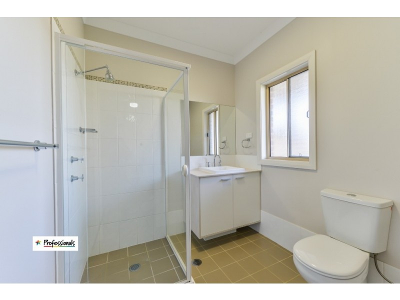 202 Catherine Way, Tamworth NSW 2340
