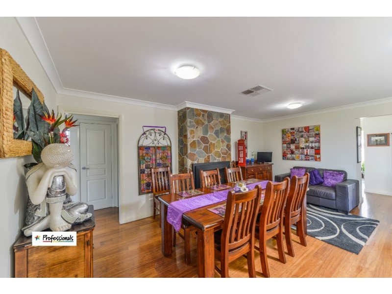 19 Carnegie Place, Tamworth NSW 2340