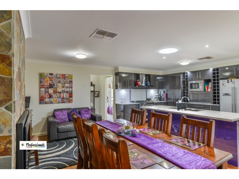 19 Carnegie Place, Tamworth NSW 2340