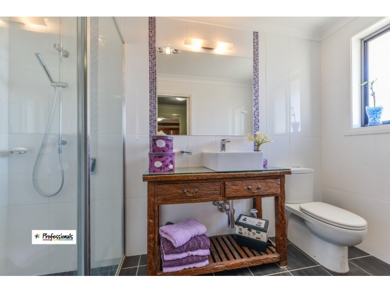 19 Carnegie Place, Tamworth NSW 2340