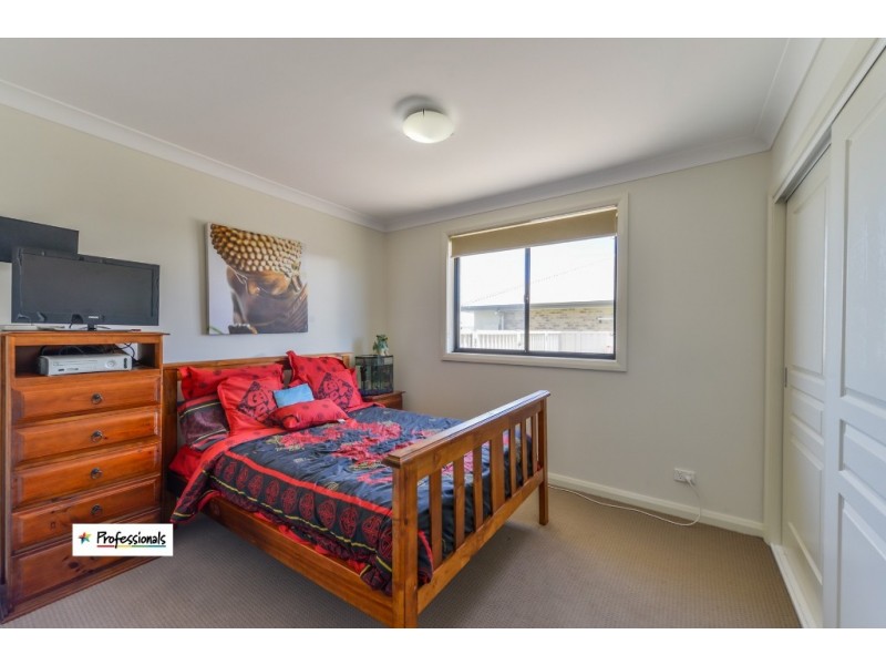 19 Carnegie Place, Tamworth NSW 2340