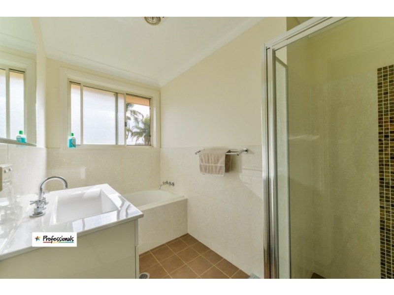 6 Baker Close, Calala NSW 2340