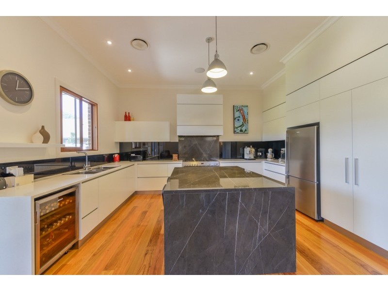 64 Napier Street, Tamworth NSW 2340